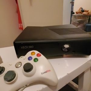 X-box 360 with remote